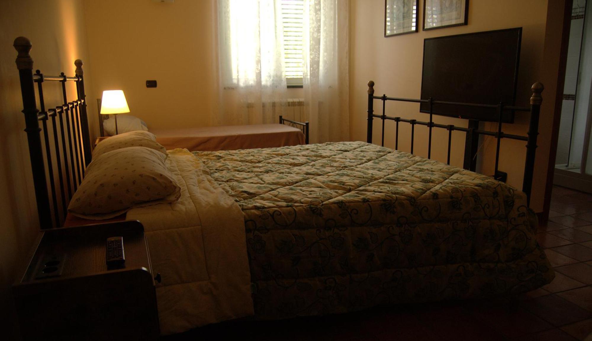 A Nespulara Bed & Breakfast Galati Marina Bagian luar foto